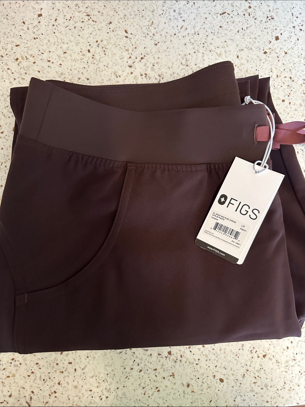 Women’s FIGS Kade Cargo Espresso Brown size L